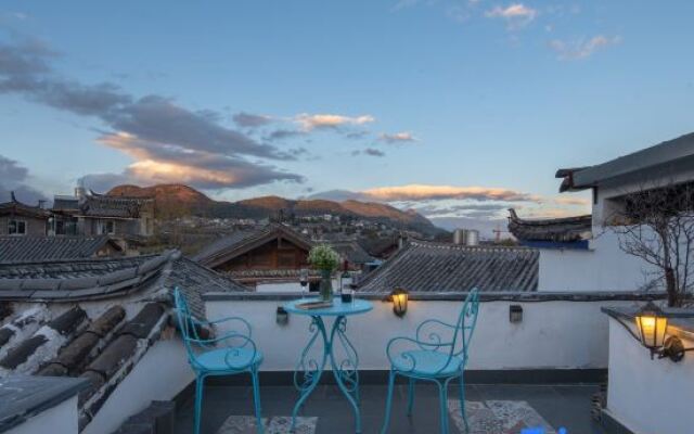 Lijiang see and not see inn
