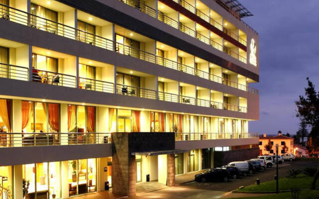 Отель Sao Miguel Park Hotel Португалия, Понта-Делгада - отзывы, цены и фото номеров - забронировать отель Sao Miguel Park Hotel онлайн вид на фасад