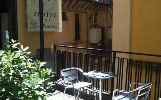Hotel Antica Foresteria Catalana Агридженто вид на фасад