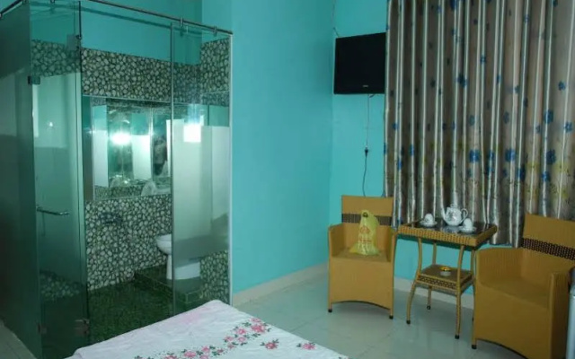Hoang Cuc Hotel(Khách sạn Hoàng Cúc)