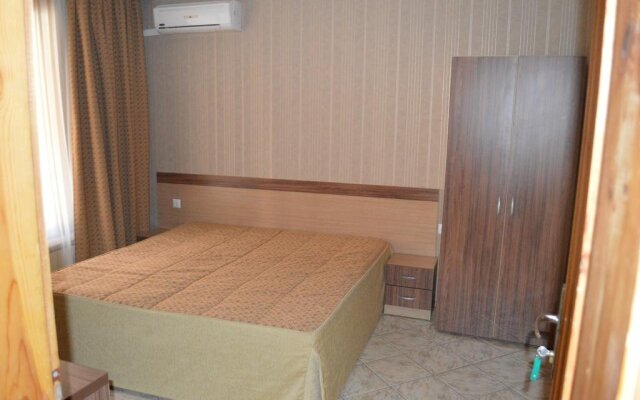 Stamatovi Family Hotel Поморие комната для гостей