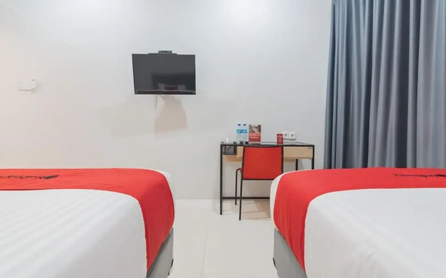 RedDoorz Plus near Siloam Hospital Balikpapan