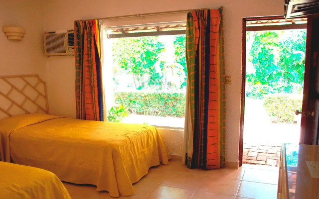 Sands Acapulco Hotel & Bungalows