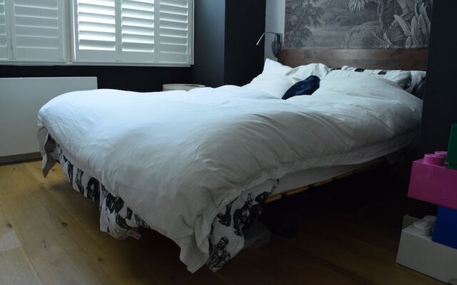Отель 1 Bedroom Hampstead Flat вид на фасад
