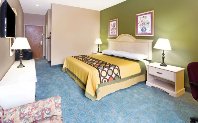 Super 8 by Wyndham Freeport