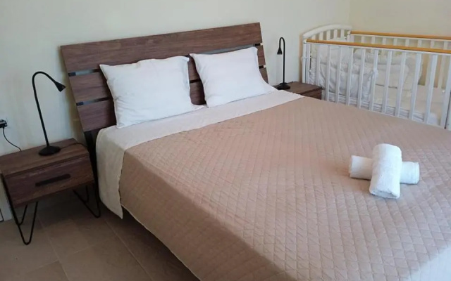 Villa Botzi-The house on the hill