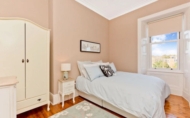 2 Bedroom Penthouse Apartment Sleeps 4
