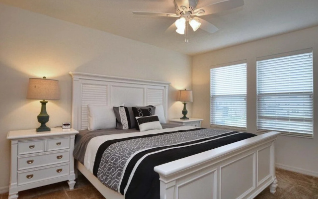 Compass Bay- 4 Bedroom Townhome- 1950cy Townhouse