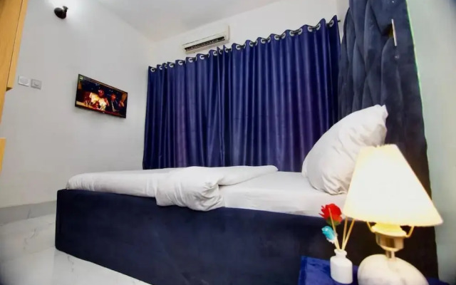 Adachukwu Hotel and Suites