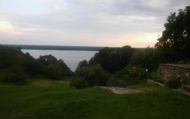 Pod Zachrypniętym Kogutem