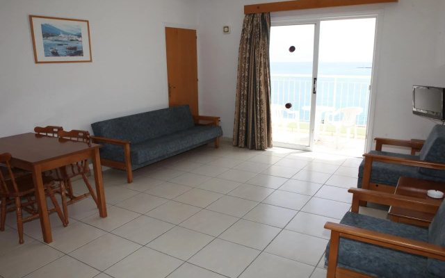Maistrali Hotel Apts