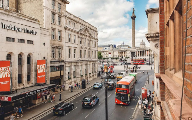 2 Bed Apartment Right on Trafalgar Square