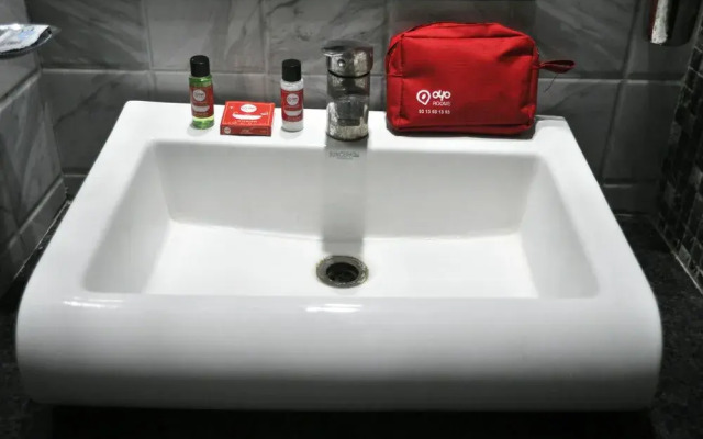 OYO 471 Sehej Continental