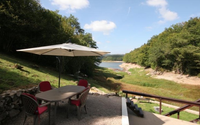 Lakeside cabin Lac de chaumecon