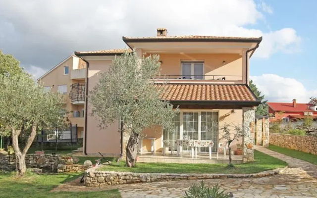 Apartment 110 Selo