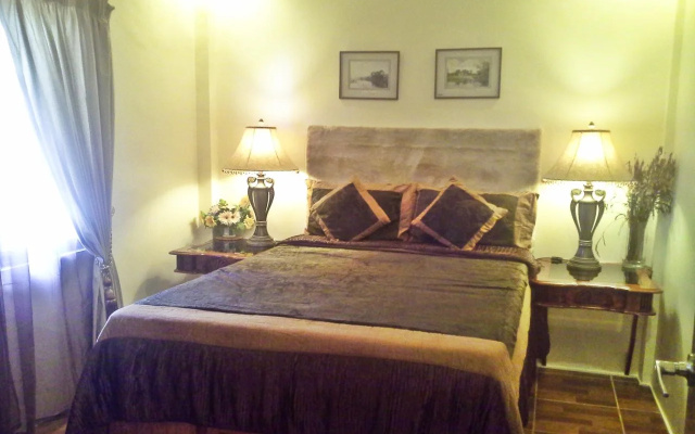 Foxy's Beach Resort