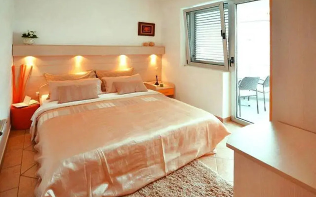 Rovinj Seaside Apartment for 3