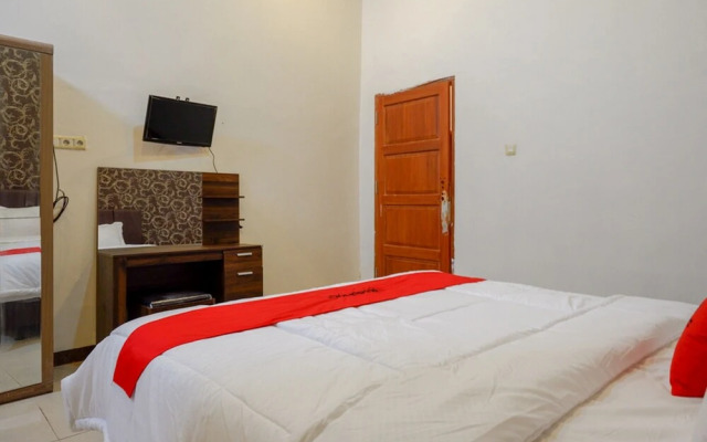Pattimura Guesthouse by RedDoorz
