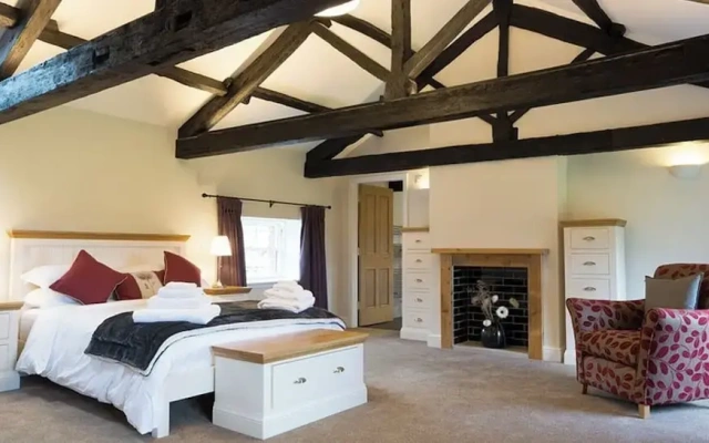 Characterful Couples Getaway in a Country Estate