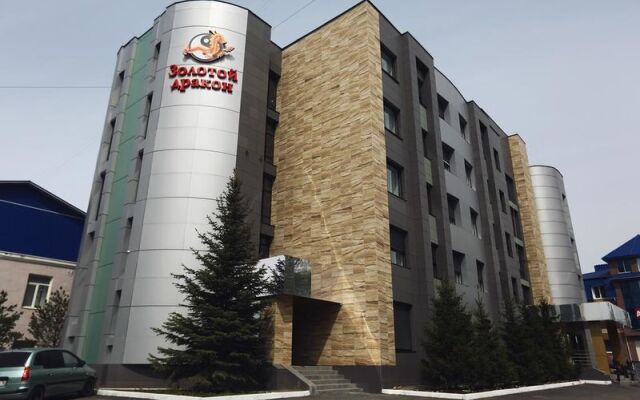 Гостиница Золотой дракон в Оренбурге отзывы, цены и фото номеров - забронировать гостиницу Золотой дракон онлайн Оренбург вид на фасад