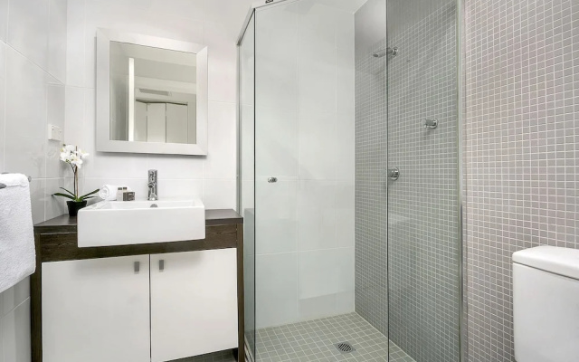Contemporary Garden Apartment - SINC1
