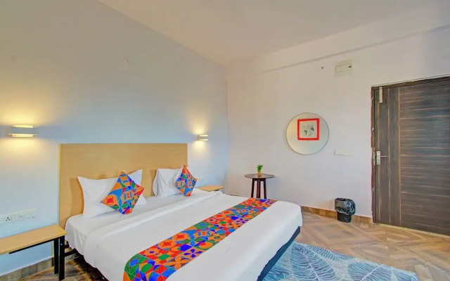 Fabhotel The Vibe