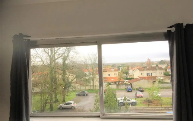 Appartement design tout confort (parking gratuit)