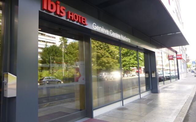 Отель Ibis Genève Centre Nations вид на фасад