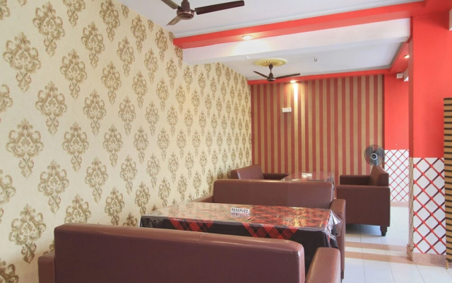 OYO 10632 Hotel Brigade Royal