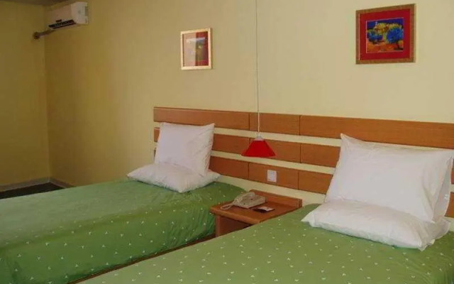 Home Inn Quanan Square
