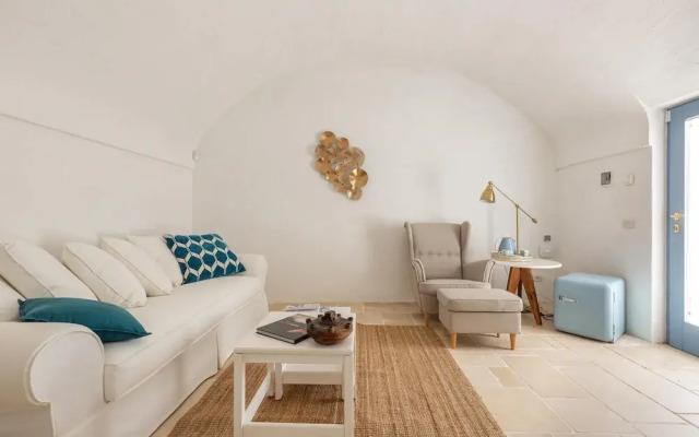 2410 Tenuta dei Fragni by Perle di Puglia