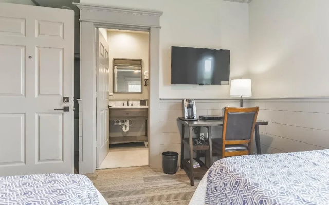 Harborwalk Lodge