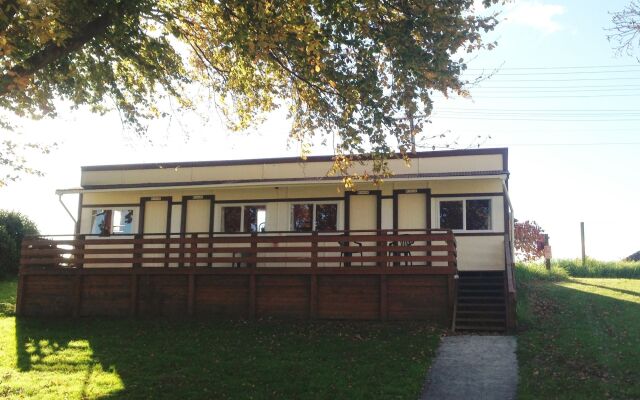 Отель Whanganui River Top 10 Holiday Park вид на фасад
