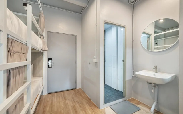 Ti Thong Hostel