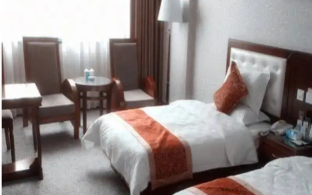 Kunlun Leju Business Hotel (Nanyang Xinchen Road)