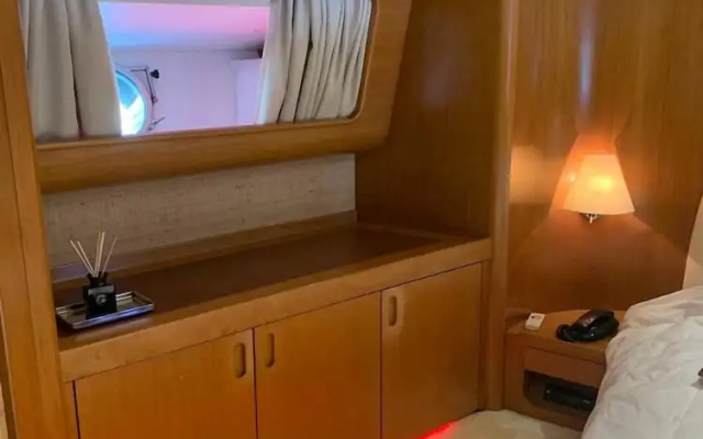Davidon Yacht