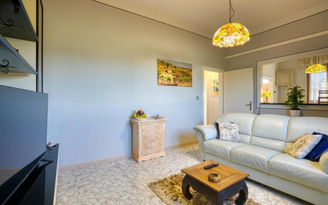 Beautiful Home in Altopascio With 2 Bedrooms and Wifi