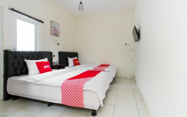 OYO 2975 House Of Mahira Syariah