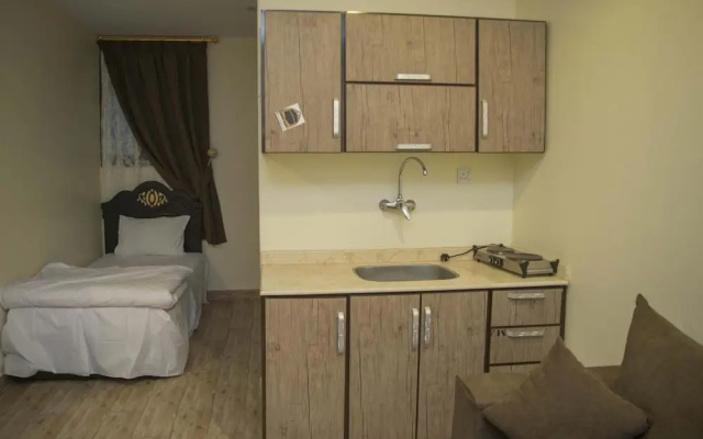 Al Eairy Furnished Apartments Qassim 4