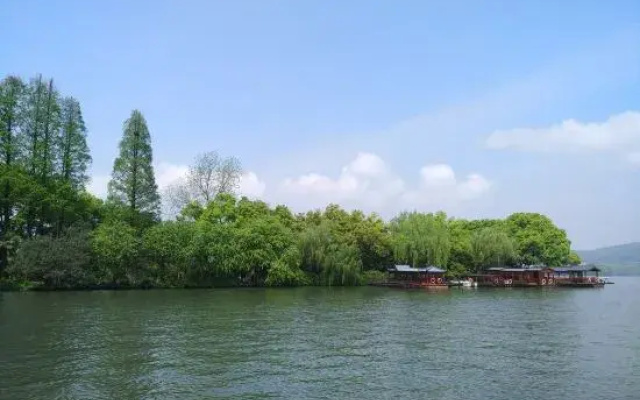 Yinyue Time Homestay (Xihu Scenic Area)