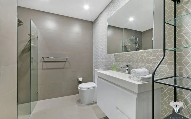 KOZYGURU Waitara 2 Bed APT Train Station
