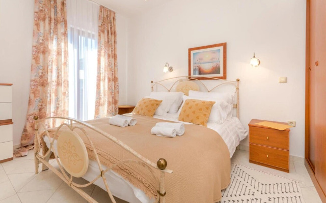 Amazing Home in Ugljan With Wifi and 4 Bedrooms