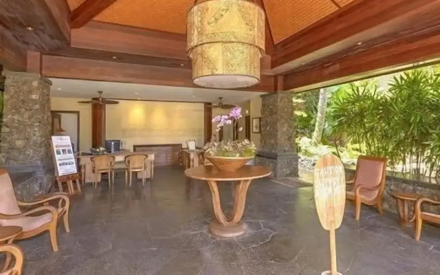 Aina Nalu 2bd/2ba 2 Bedroom Condo by Redawning