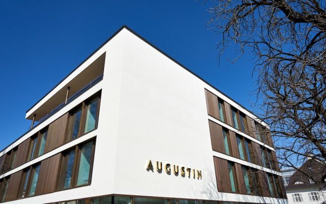 Отель Jugend- und Familienhotel Augustin Мюнхен вид на фасад