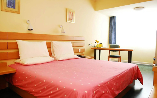 Home Inn Zhongshan University in Guangzhou Binjiang Road