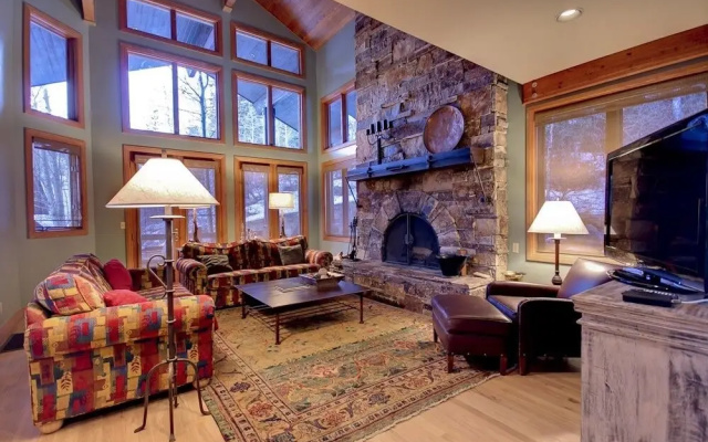 La Maconnerie #1 4 Bedroom Condo
