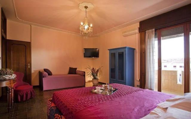Aurelia Rooms&Luxury office