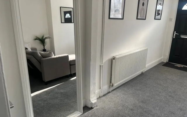 2bed Sleeps 3 - Central, Near Train Station, Wifi