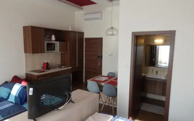Frank & Fang Apartments MK7