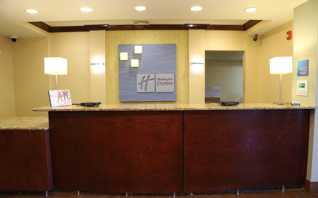 Holiday Inn Express Hotel & Suites Cleveland by IHG
